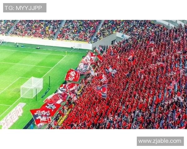 激情四溢的绿茵场上,与你一起见证足球盛宴的巅峰对决与精彩瞬间 激情四溢的绿茵场上,与你一起见证足球盛宴的巅峰对决与精彩瞬间